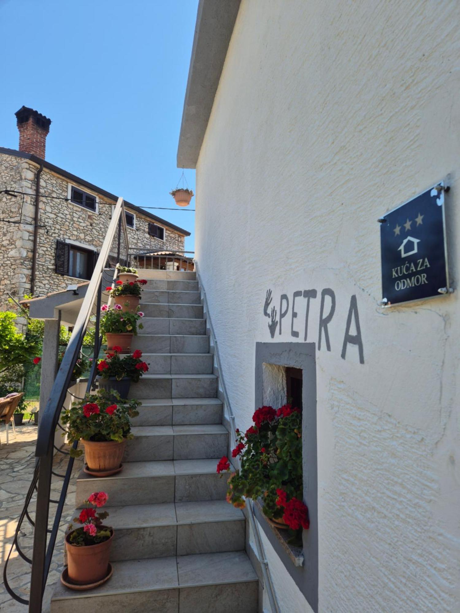 Appartement Kuca Za Odmor Petra à Cepljani Extérieur photo