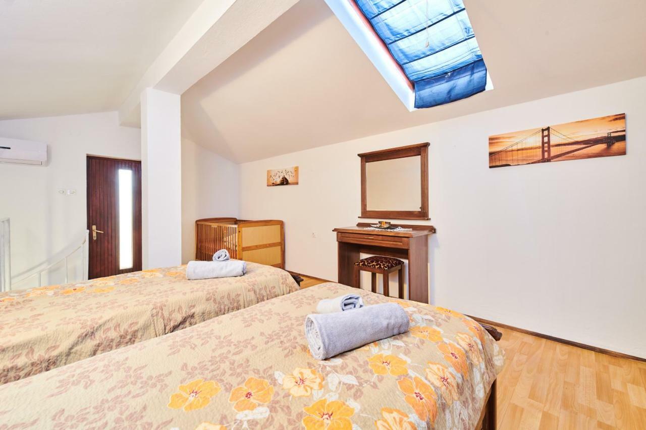 Appartement Kuca Za Odmor Petra à Cepljani Extérieur photo
